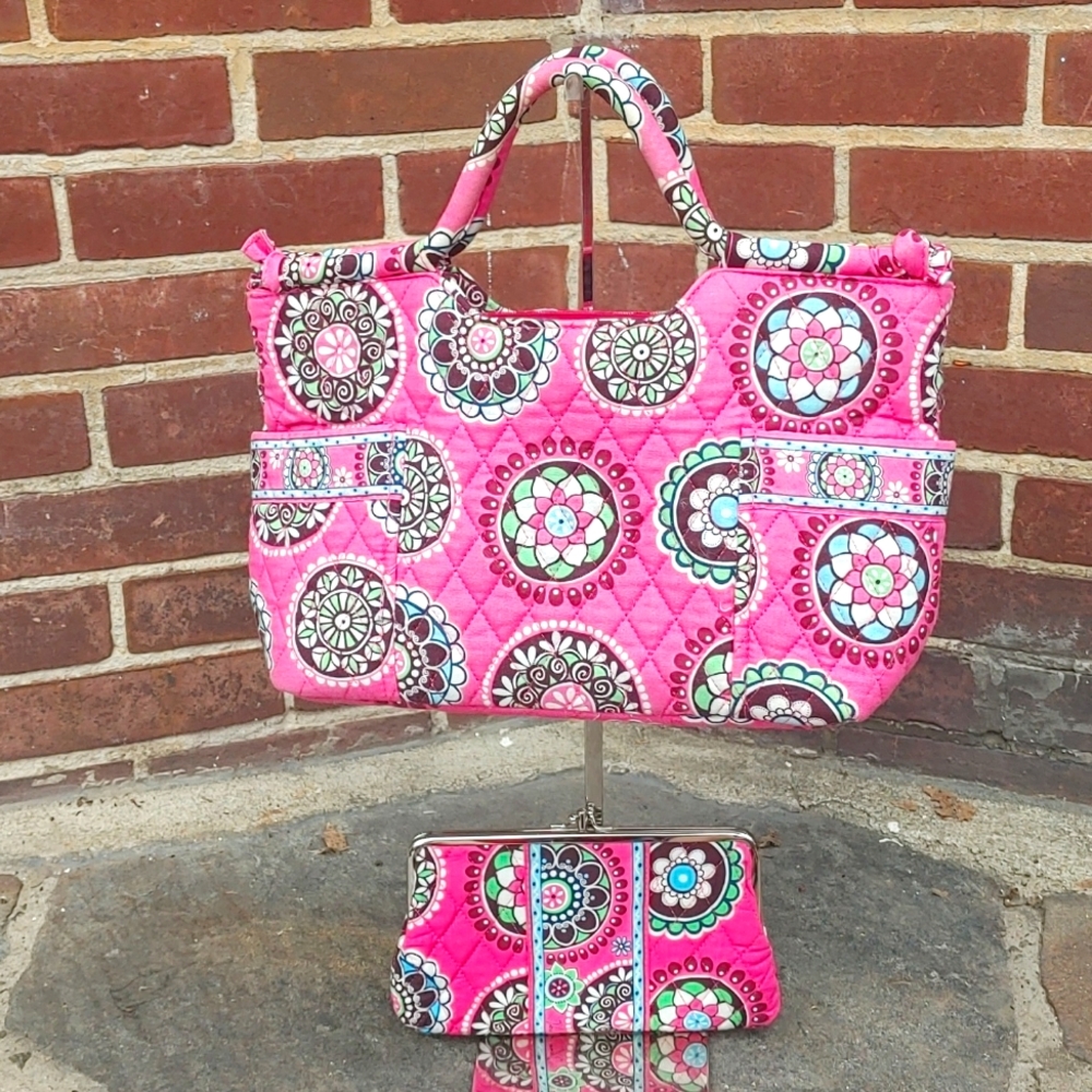 Vera Bradley Gabby Handbag and Kisslock Wallet in Cupcakes Pink- Retired Print
